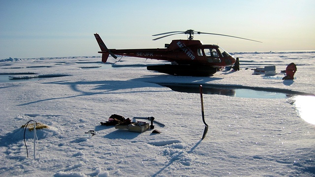 Helikopter på is